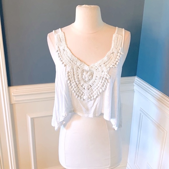 White Flowy Crop Top Crochet Lace - Picture 2 of 13